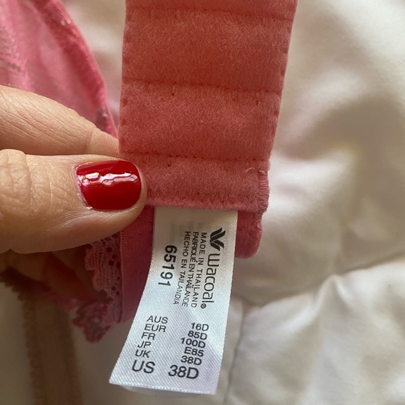 Wacoal embrace lace - two bras 38D - Picture 4 of 7